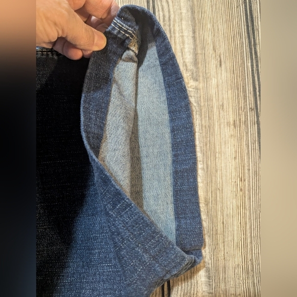 Silver Suki size 24 slim boot jeans that have been hemmed to a 28" inseam - Picture 7 of 11